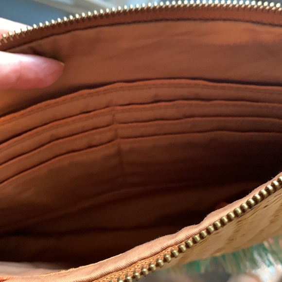 NWT CUTEST Hobo Wristlet/Clutch - Picture 8 of 12